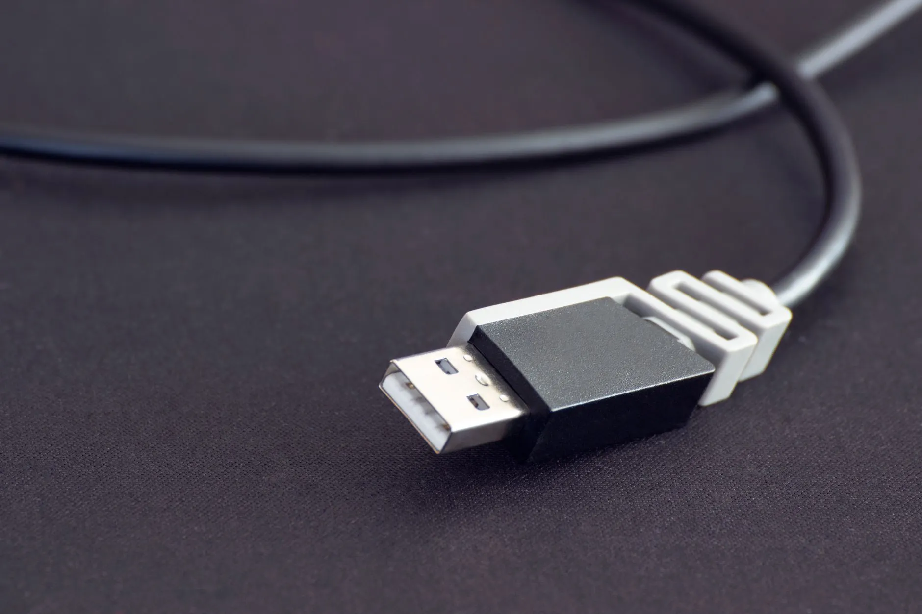 重庆工商业光伏项目核心设备配置指南：光伏组件与逆变器选型方案