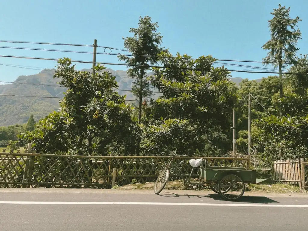 工商业屋顶光伏项目核心设备选型：高效组件与逆变器匹配方案