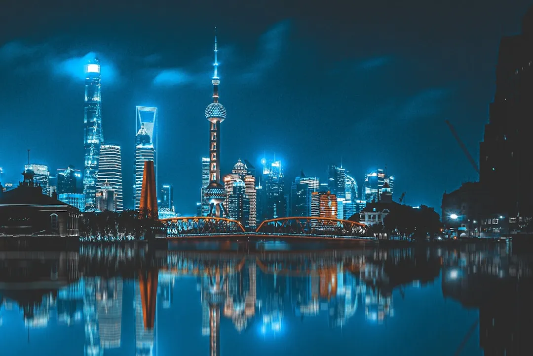 工商业屋顶光伏系统逆变器选型指南：效率与稳定性对比